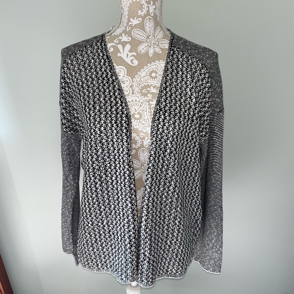 Fever Women’s Long Sleeve Open Front Cardigan Black and White M
